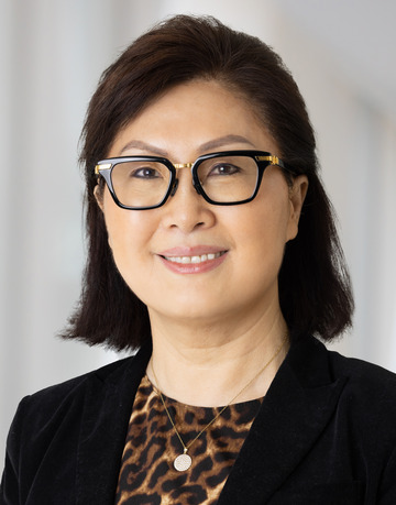 Lifang Hou headshot